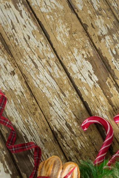 甘い食べ物とクリスマスの装飾 — ストック写真