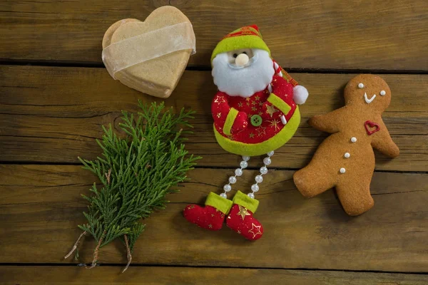 Noel Baba twigs zencefilli kurabiye adam tarafından — Stok fotoğraf