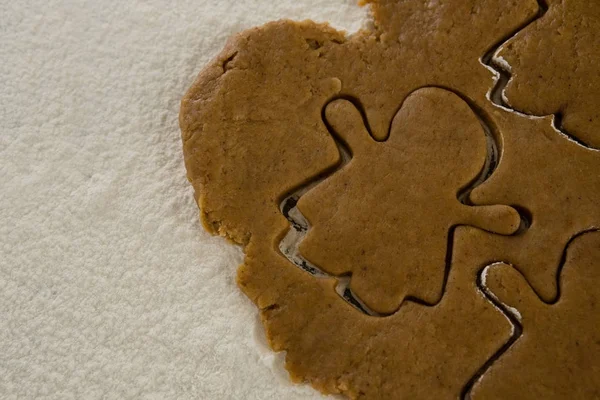 Masa aplanada cortada con cortador de galletas — Foto de Stock