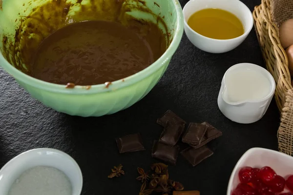 Galletas de jengibre ingredientes en una mesa —  Fotos de Stock