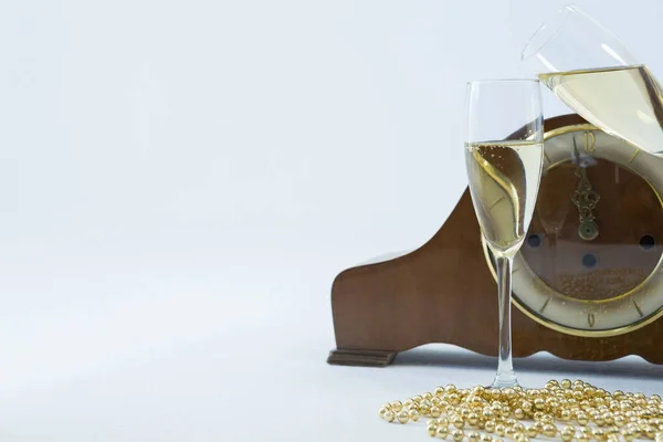 シャンパン グラス ・時計 — ストック写真