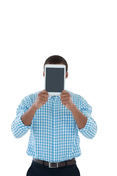 Uitvoerend verbergen van zijn gezicht met tablet — Stockfoto
