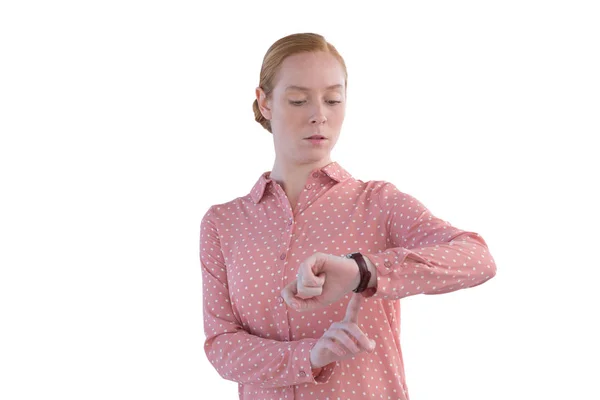 손목 시계를 보면 여성 임원 — 스톡 사진