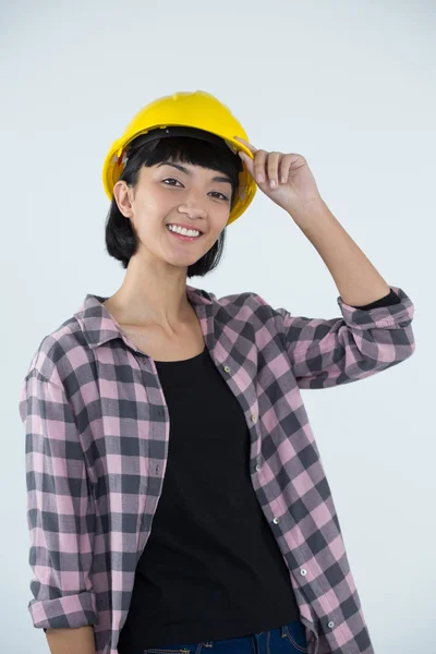 Sert şapkalı kadın mimar — Stok fotoğraf