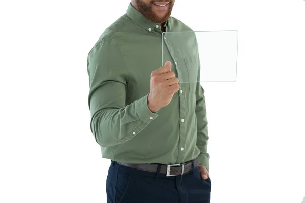 Αρσενικό εκτελεστικό χρησιμοποιώντας ψηφιακό tablet γυαλί — Φωτογραφία Αρχείου