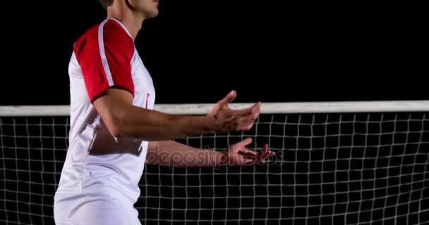 サッカー選手のジャグリングのボール — ストック動画