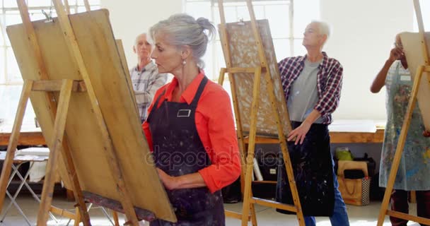 Tekening van de kunstenaar op doek — Stockvideo