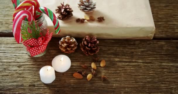 Decorações de Natal e caixa de presente — Vídeo de Stock