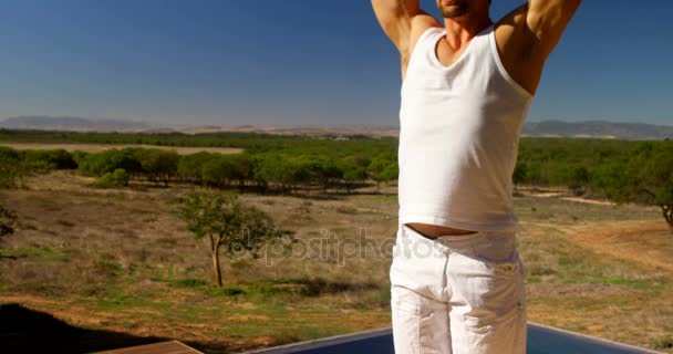 Man performing yoga — Stock Video