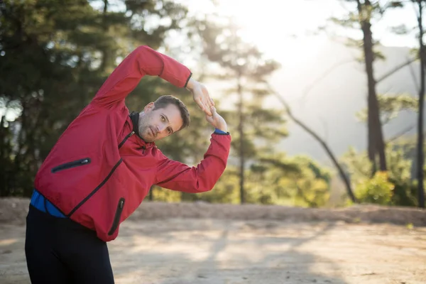 公園で運動の男のポートレート — ストック写真