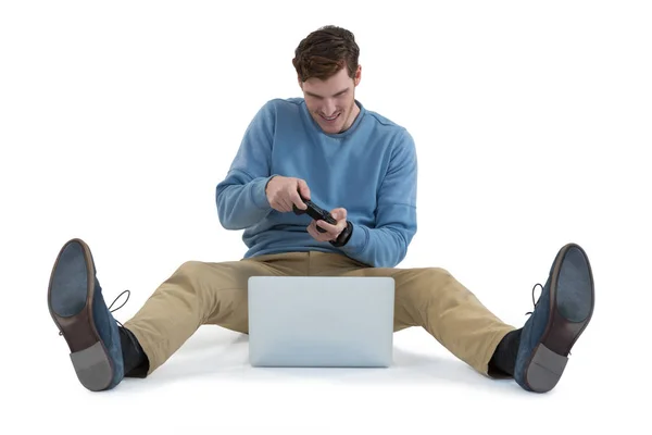 Homem jogando videogame — Fotografia de Stock