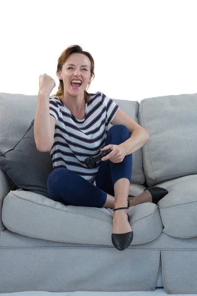 Vrouw afspelen van video game — Stockfoto