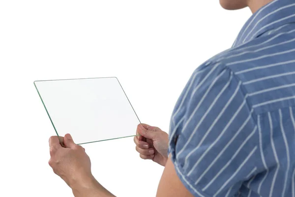 Kvinnliga verkställande använder glas tablett 4k — Stockfoto