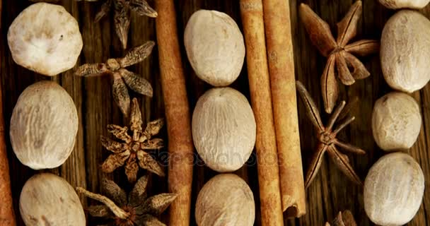 Nutmeg, star anise and cinnamon sticks — Stock Video