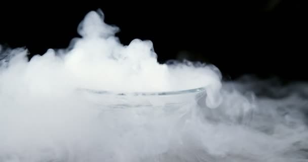 Ice rök i skål — Stockvideo