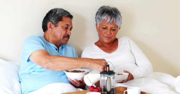 Couple having breakfast — Stock Video