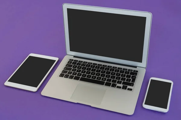 Laptop, telefone celular e tablet digital — Fotografia de Stock