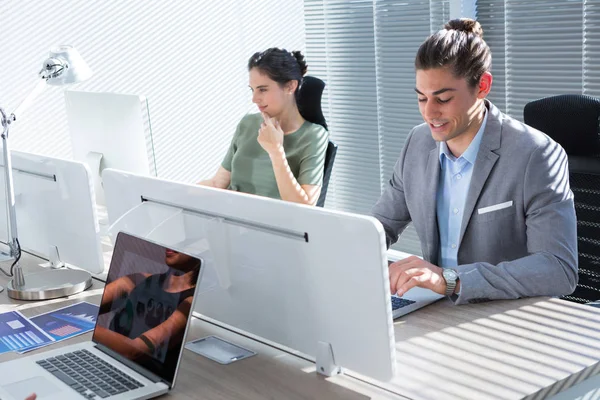 Executives working in the office — Stock Photo, Image