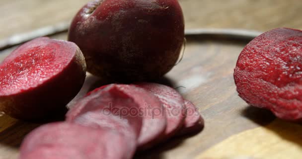 Close Sliced Beetroot Arranged Wooden Tray — Stock Video