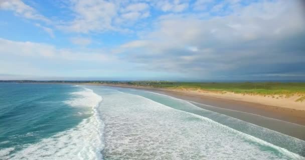 Mar Azul Turquesa Bonito Costa — Vídeo de Stock