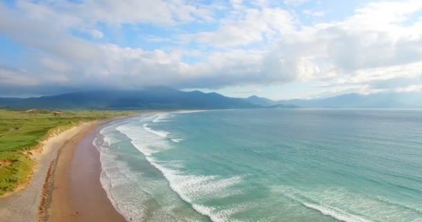 美しい海と海岸線 のアンテナ — ストック動画