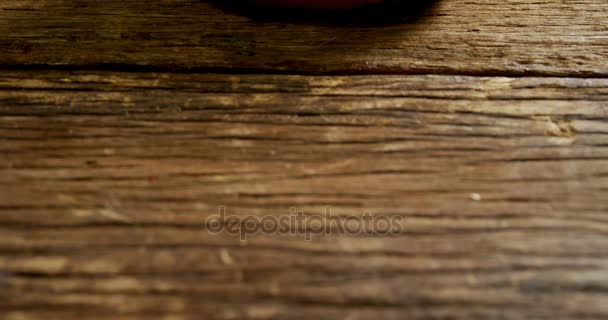 Primer Plano Limones Plato Sobre Mesa Madera — Vídeo de stock