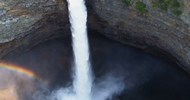 Antenowe Piękny Wodospad Rainbow Słoneczny Dzień — Wideo stockowe