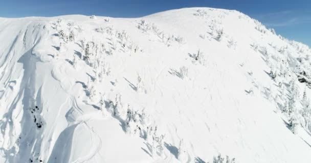 Bela Montanha Coberta Neve Durante Inverno — Vídeo de Stock