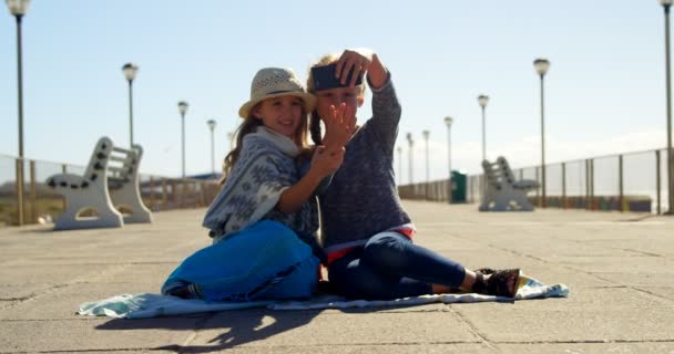 Siblings Taking Selfie Mobile Phone Beach Sunny Day — Stock Video