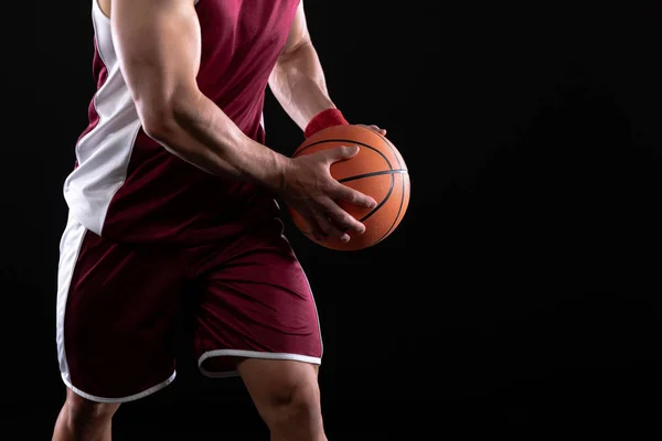 Oldalnézet Középső Részén Egy Izmos Férfi Kosárlabda Játékos Visel Csapat — Stock Fotó