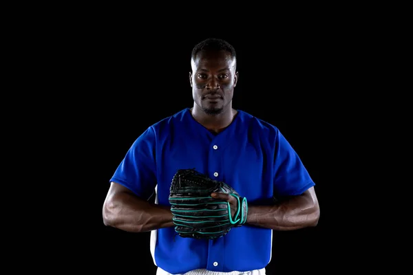 Portret Afroamerykanina Baseballisty Miotacza Lub Gracza Ubranego Strój Drużynowy Rękawicę — Zdjęcie stockowe