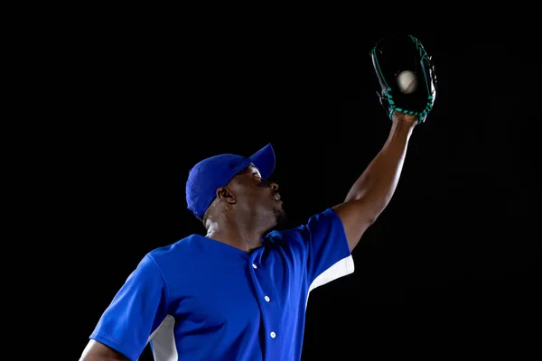 Přední Pohled Afrického Amerického Hráče Baseballu Hráče Poli Týmové Uniformě — Stock fotografie