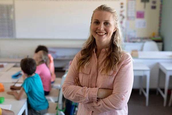 Portret Close Van Een Blanke Vrouwelijke Basisschooljuf Met Lang Blond — Stockfoto