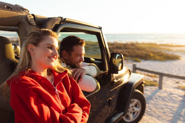 Side View Caucasian Couple Man Open Top Car Woman Smiling — Stock Photo, Image
