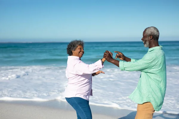 Vorderansicht Eines Älteren Afrikanisch Amerikanischen Paares Das Strand Steht Mit — Stockfoto