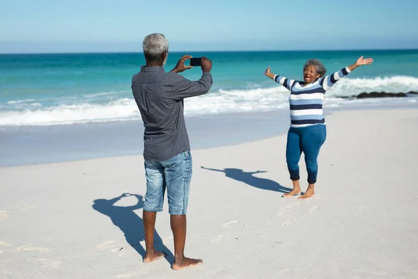 Front View African American Couple Standing Beach Blue Sky Sea — Stock Photo, Image