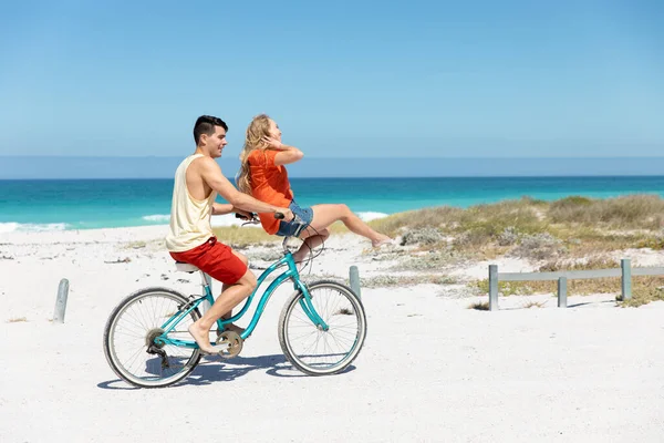 Side View Caucasian Couple Blue Sky Sea Background Riding Bike — Stock Photo, Image