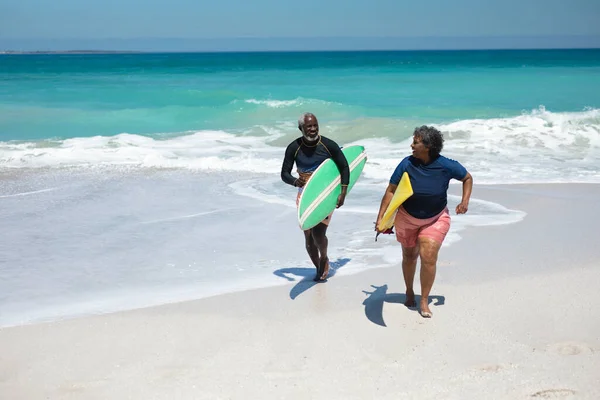 Vue Face Couple Afro Américain Âgé Sur Une Plage Soleil — Photo