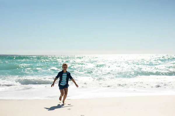 Front View Caucasian Girl Sunny Beach Running Camera Smiling Blue — 스톡 사진