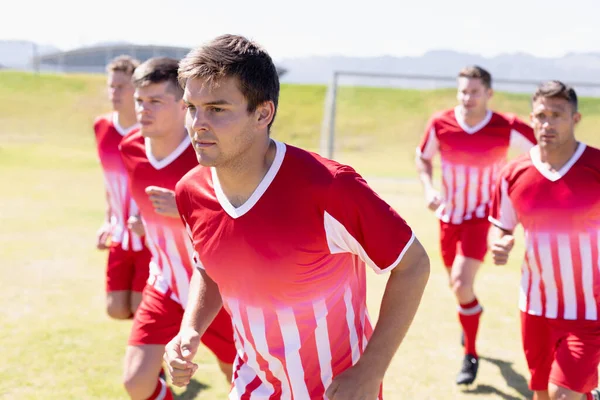 Vista Frontal Cerca Grupo Jugadores Fútbol Masculino Caucásico Usando Tira —  Fotos de Stock