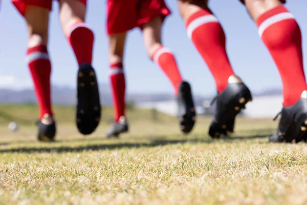 Visão Traseira Seção Baixa Das Pernas Grupo Jogadores Futebol Masculino — Fotografia de Stock