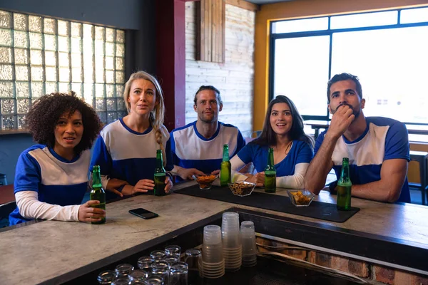 Vooraanzicht Van Een Groep Van Vijf Multi Etnische Mannelijke Vrouwelijke — Stockfoto