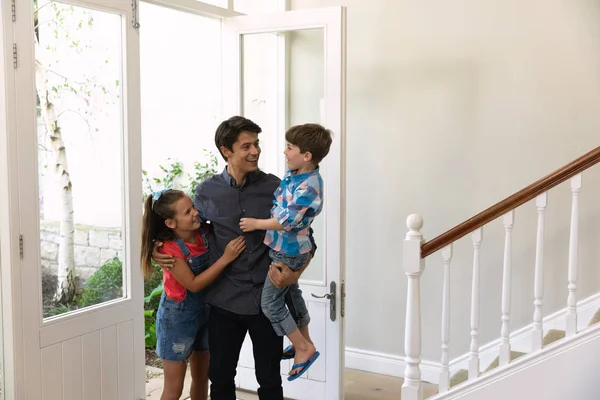 Front View Caucasian Man His Arm His Daughter Carrying His — Stock Photo, Image