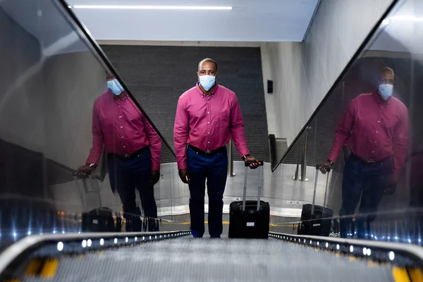 African American Man Wearing Face Mask Air Pollution Covid19 Coronavirus — Stock Photo, Image