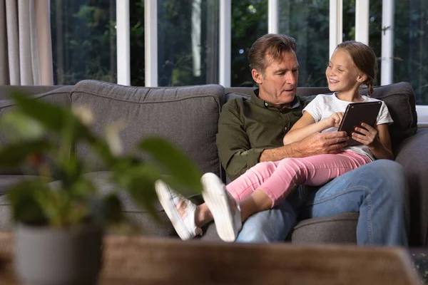 Portrait Caucasian Girl Her Grandfather Enjoying Her Time House Sitting — Stock Photo, Image