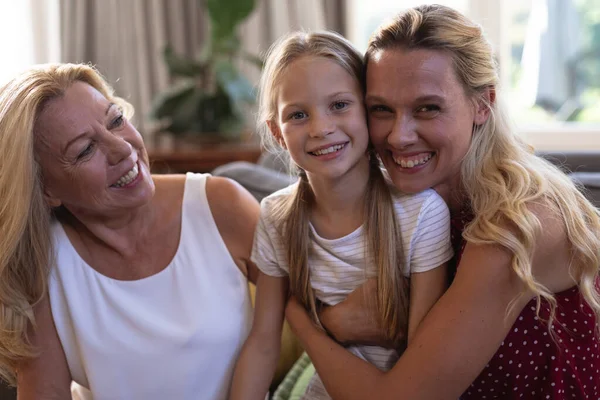 Mulher Caucasiana Sua Filha Mãe Desfrutando Seu Tempo Casa Juntos — Fotografia de Stock