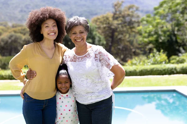 Multi Generatie Gemengde Ras Familie Genieten Van Hun Tijd Een — Stockfoto