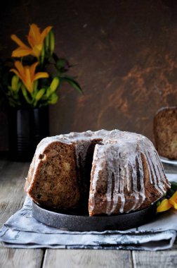 Elma pasta şeker sır üzümlü