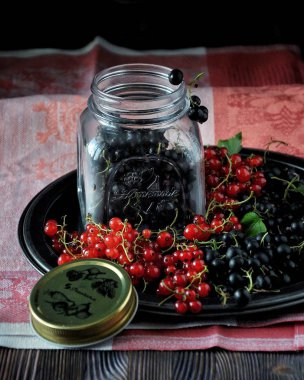 Kupa çilek, çilek, kavanoz Frenk üzümü