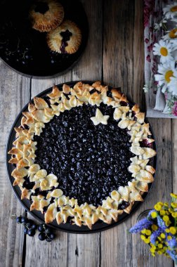 Frenk üzümü pasta. Siyah frenk üzümü ile Galetta
